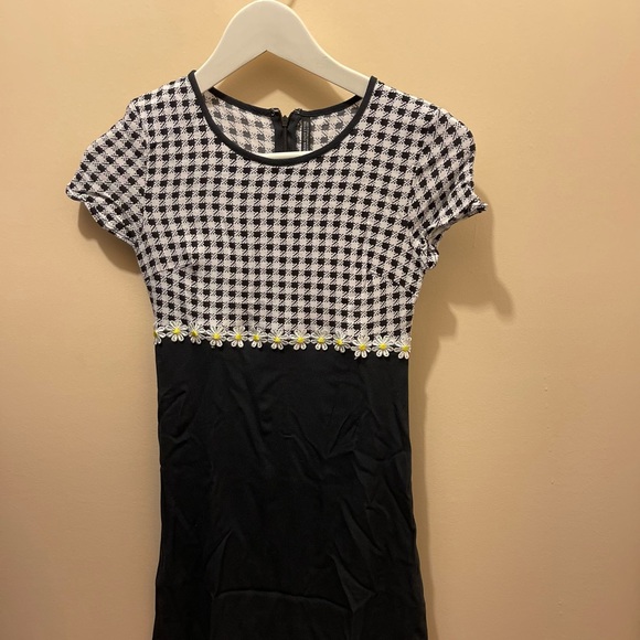 Urban Outfitter Daisy Gingham Short Sleeve Mini Dress - Picture 6 of 8